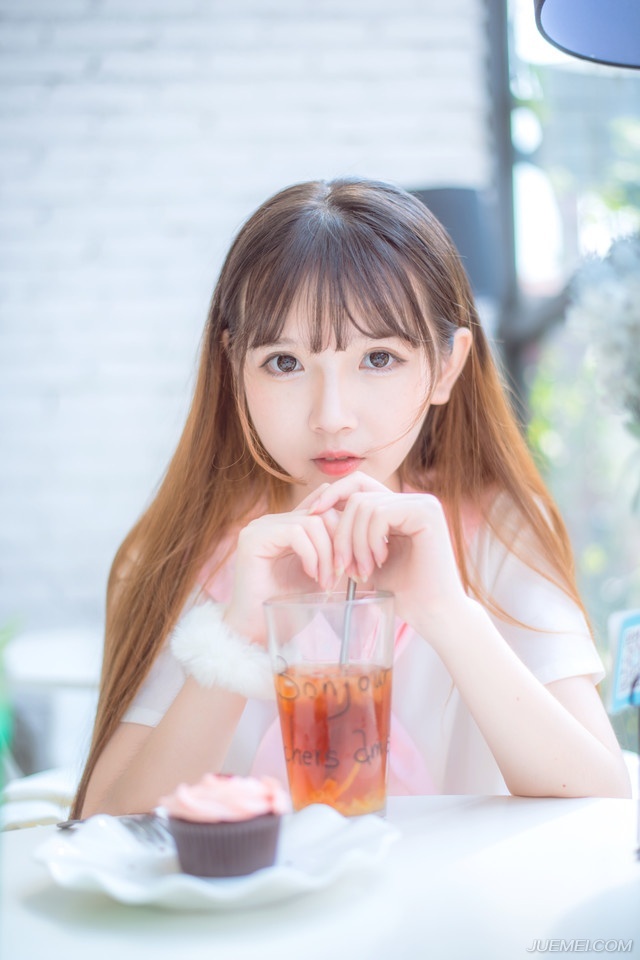 不要去看那个伤口,它有一天会结疤的,疤痕不褪,可它不会再痛。——三毛